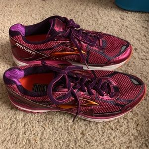 Brooks women’s running shoes